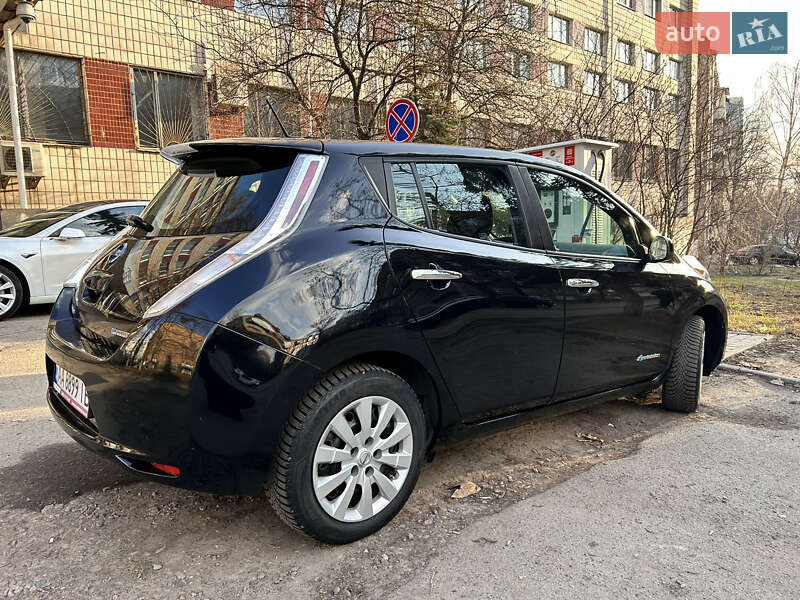 Хетчбек Nissan Leaf 2016 в Києві