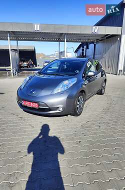 Хэтчбек Nissan Leaf 2015 в Владимире
