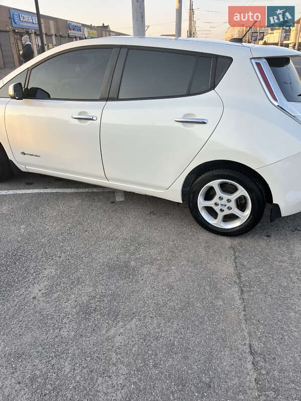 Хетчбек Nissan Leaf 2013 в Білій Церкві