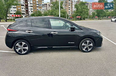 Хетчбек Nissan Leaf 2019 в 