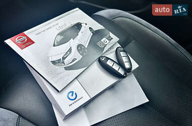 Хетчбек Nissan Leaf 2019 в 