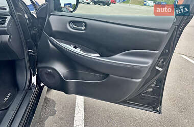 Хетчбек Nissan Leaf 2019 в 
