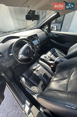 Хетчбек Nissan Leaf 2015 в 