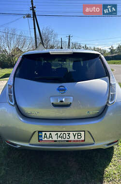 Хэтчбек Nissan Leaf 2014 в 