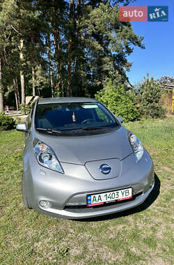 Хэтчбек Nissan Leaf 2014 в 