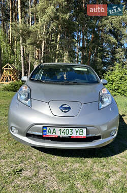 Хэтчбек Nissan Leaf 2014 в 