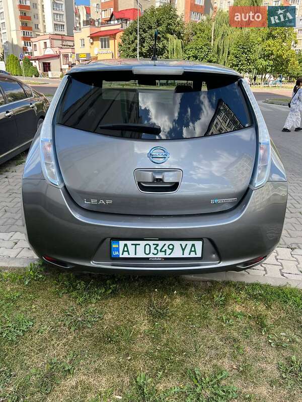 Хетчбек Nissan Leaf 2013 в Івано-Франківську