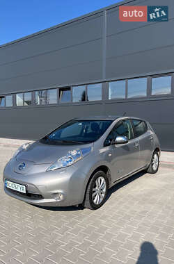 Хетчбек Nissan Leaf 2013 в Золочеві