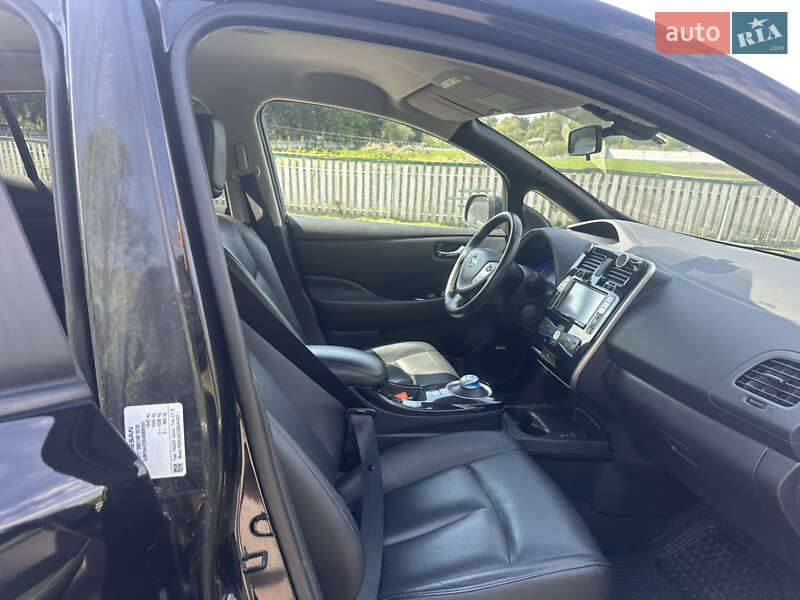 Хетчбек Nissan Leaf 2014 в Житомирі