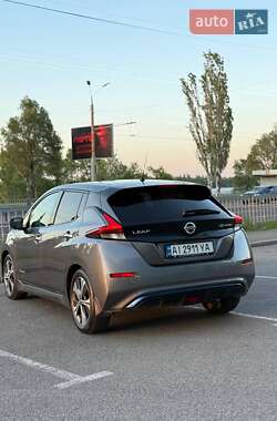 Хэтчбек Nissan Leaf 2019 в 