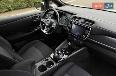 Хэтчбек Nissan Leaf 2020 в 