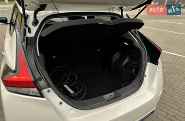Хэтчбек Nissan Leaf 2020 в 
