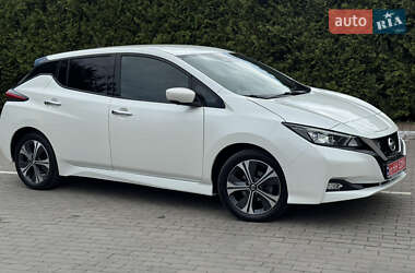 Хэтчбек Nissan Leaf 2020 в 