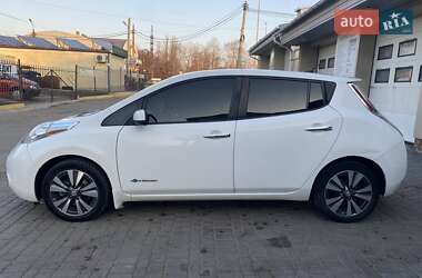 Хэтчбек Nissan Leaf 2015 в 