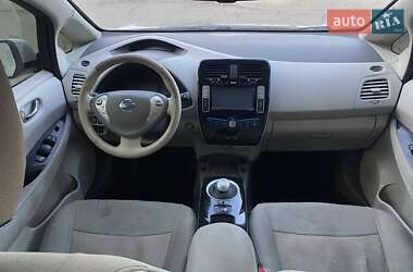 Хэтчбек Nissan Leaf 2015 в 