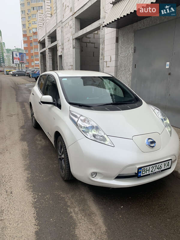 Хетчбек Nissan Leaf 2015 в Одесі