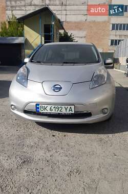 Хэтчбек Nissan Leaf 2014 в Ровно