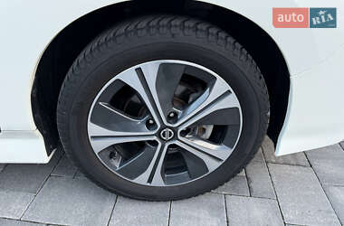 Хетчбек Nissan Leaf 2019 в 