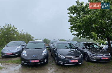 Хетчбек Nissan Leaf 2014 в Чернівцях