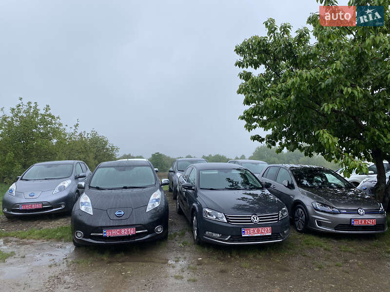 Хэтчбек Nissan Leaf 2014 в 