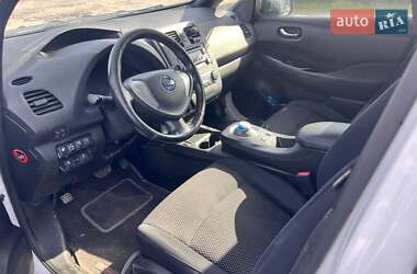 Хэтчбек Nissan Leaf 2013 в 