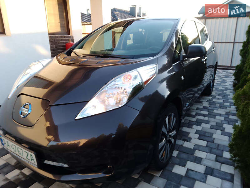 Хетчбек Nissan Leaf 2015 в Вишгороді