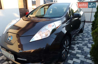 Хэтчбек Nissan Leaf 2015 в 
