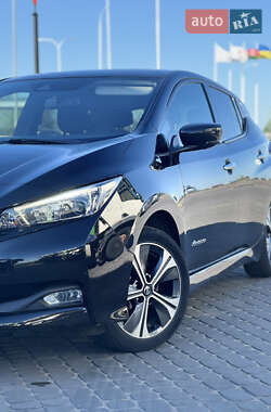 Хетчбек Nissan Leaf 2018 в 