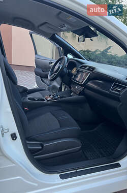 Хетчбек Nissan Leaf 2019 в 