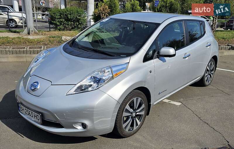 Хетчбек Nissan Leaf 2015 в Одесі