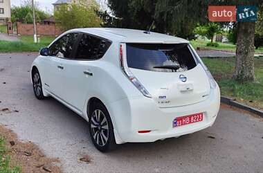 Хетчбек Nissan Leaf 2017 в 