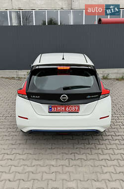 Хэтчбек Nissan Leaf 2020 в 