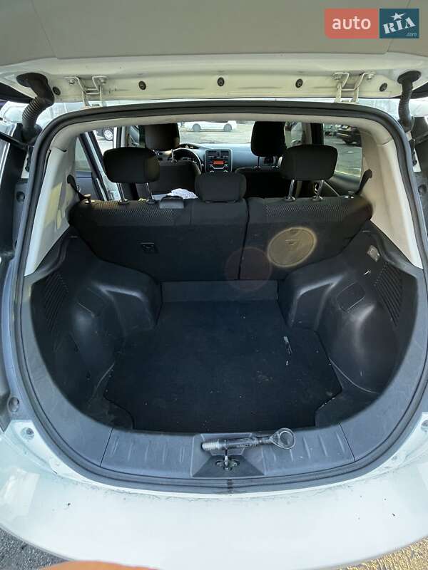 Хетчбек Nissan Leaf 2017 в Києві