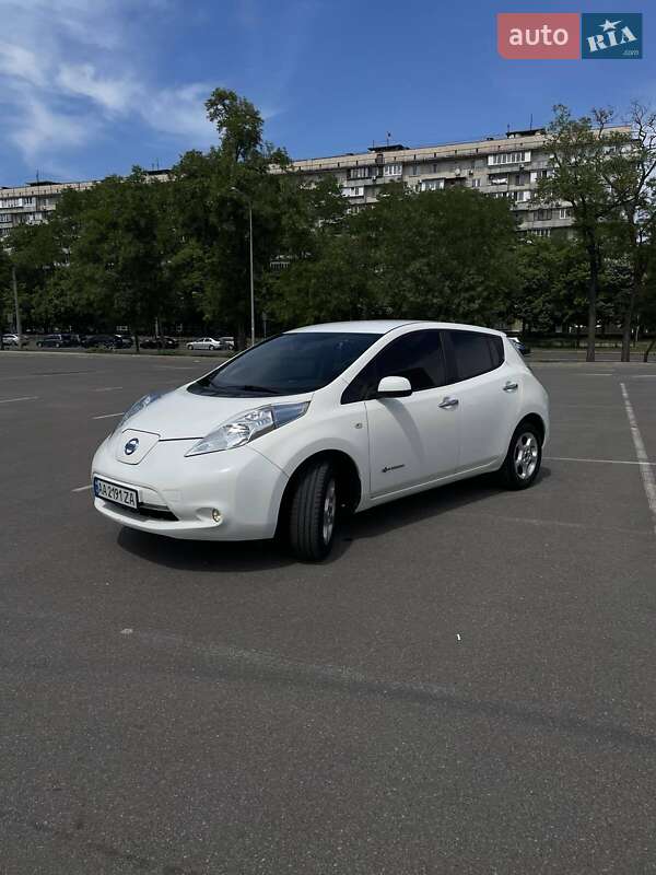 Хетчбек Nissan Leaf 2017 в Києві