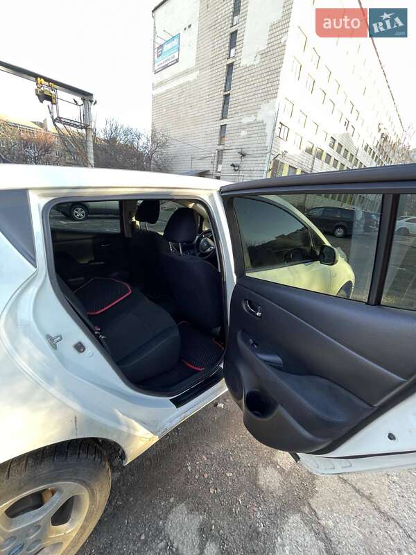 Хетчбек Nissan Leaf 2017 в Києві