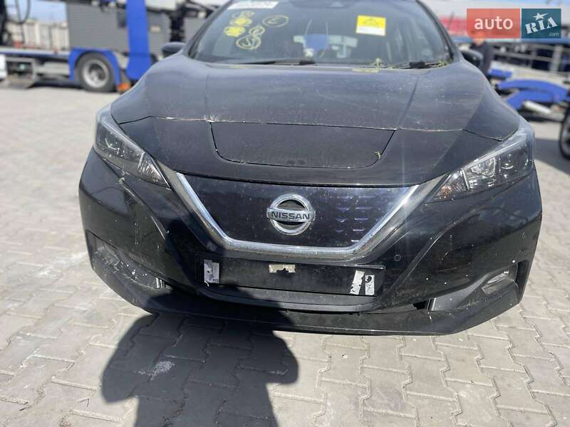 Хэтчбек Nissan Leaf 2018 в 