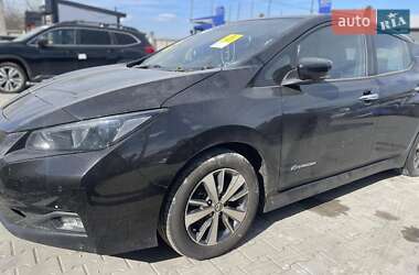 Хэтчбек Nissan Leaf 2018 в 