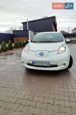 Хэтчбек Nissan Leaf 2017 в 