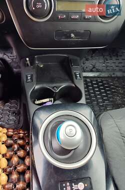 Хэтчбек Nissan Leaf 2017 в 