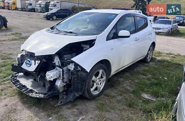 Хэтчбек Nissan Leaf 2013 в 