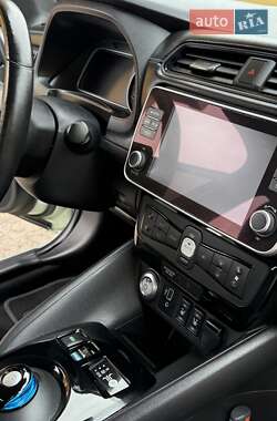 Хетчбек Nissan Leaf 2020 в 