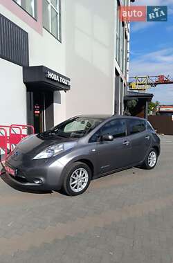Хэтчбек Nissan Leaf 2015 в Ровно
