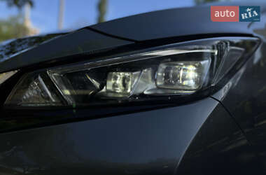Хетчбек Nissan Leaf 2019 в 