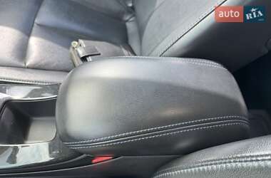 Хетчбек Nissan Leaf 2015 в 