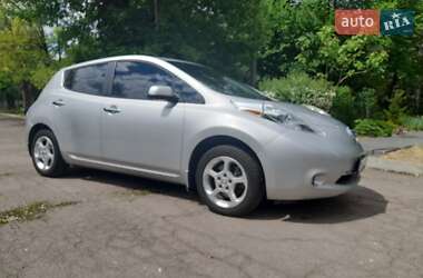 Хэтчбек Nissan Leaf 2014 в Днепре