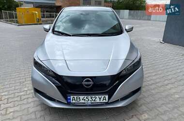 Хэтчбек Nissan Leaf 2022 в 