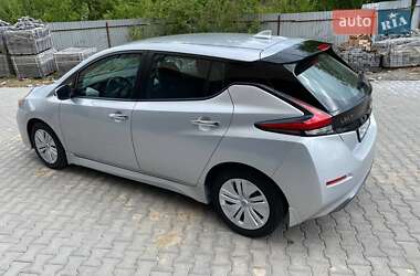 Хэтчбек Nissan Leaf 2022 в 