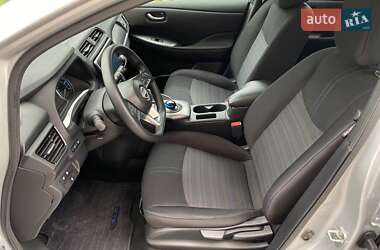 Хэтчбек Nissan Leaf 2022 в 