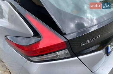 Хэтчбек Nissan Leaf 2022 в 