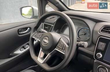 Хэтчбек Nissan Leaf 2022 в 